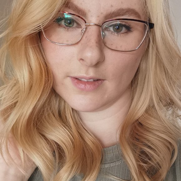 Meet your Posher, Eiryn Online - Picture 1 of 1